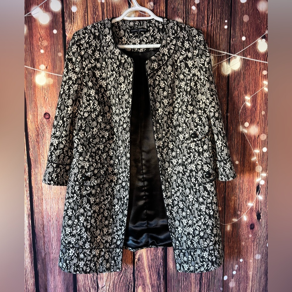 Mario Serrani Black and White Floral collarless long Blazer